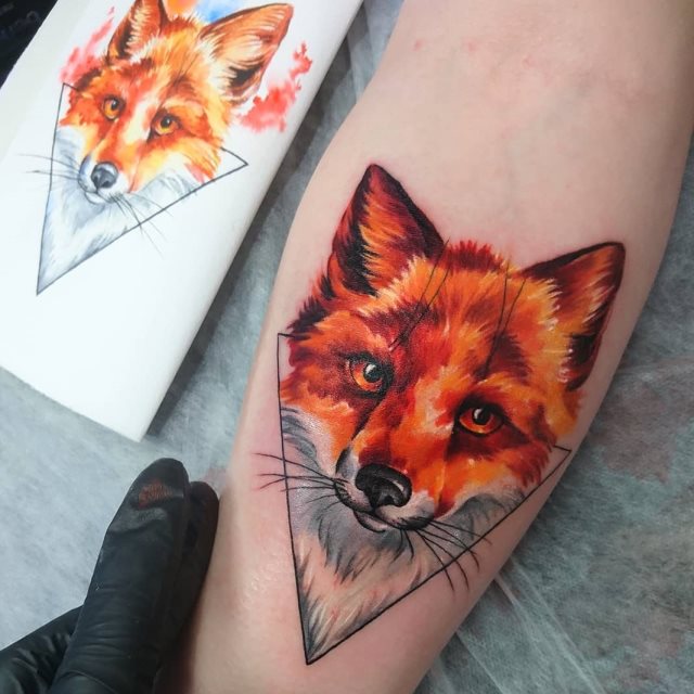 tattoo feminin animal 69
