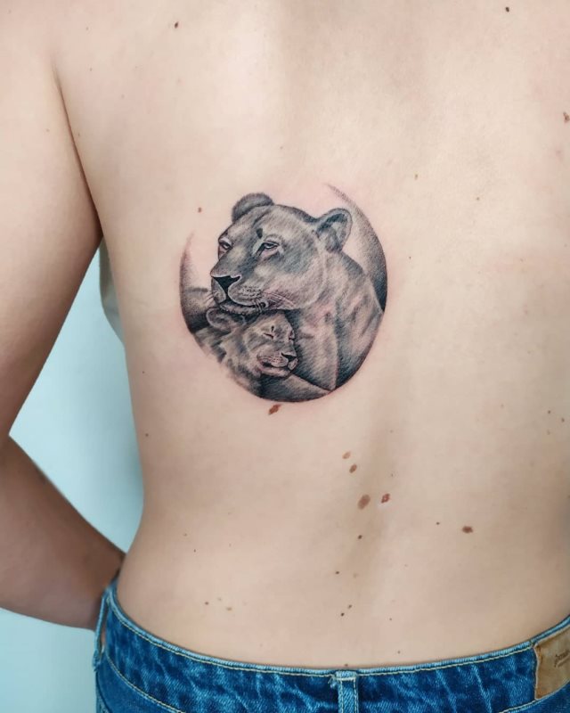 tattoo feminin animal 84