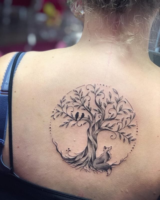 tattoo feminin avec arbre de vie 40