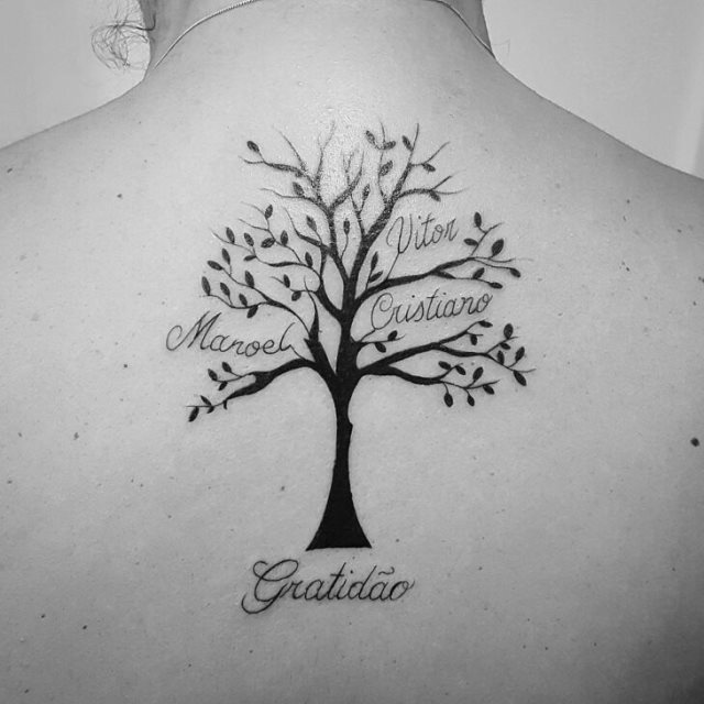 tattoo feminin avec arbre de vie 43