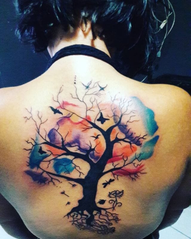 tattoo feminin avec arbre de vie 79