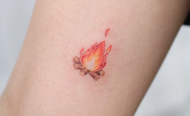 Tatouages de feu, flammes (pour les FEMMES) : 60 dessins HD