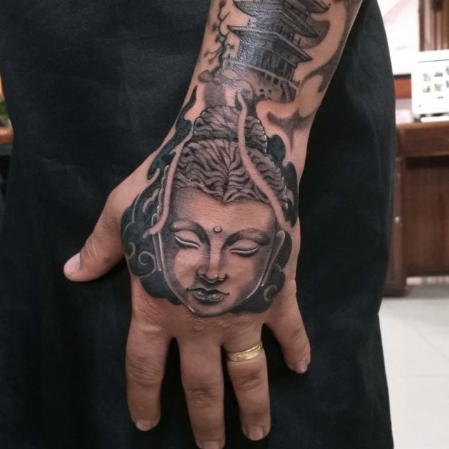 tattoo feminin de bouddha 04