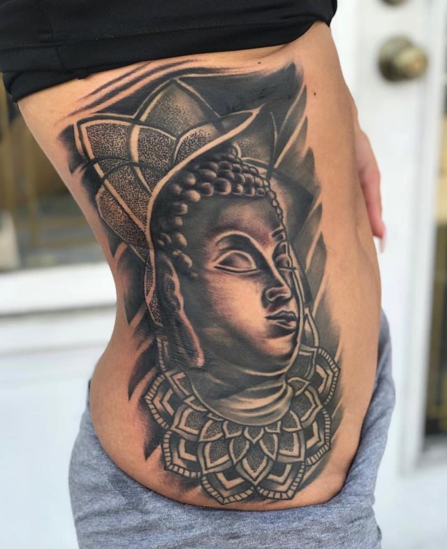 tattoo feminin de bouddha 07