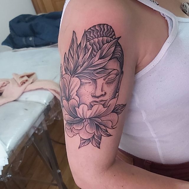 tattoo feminin de bouddha 14