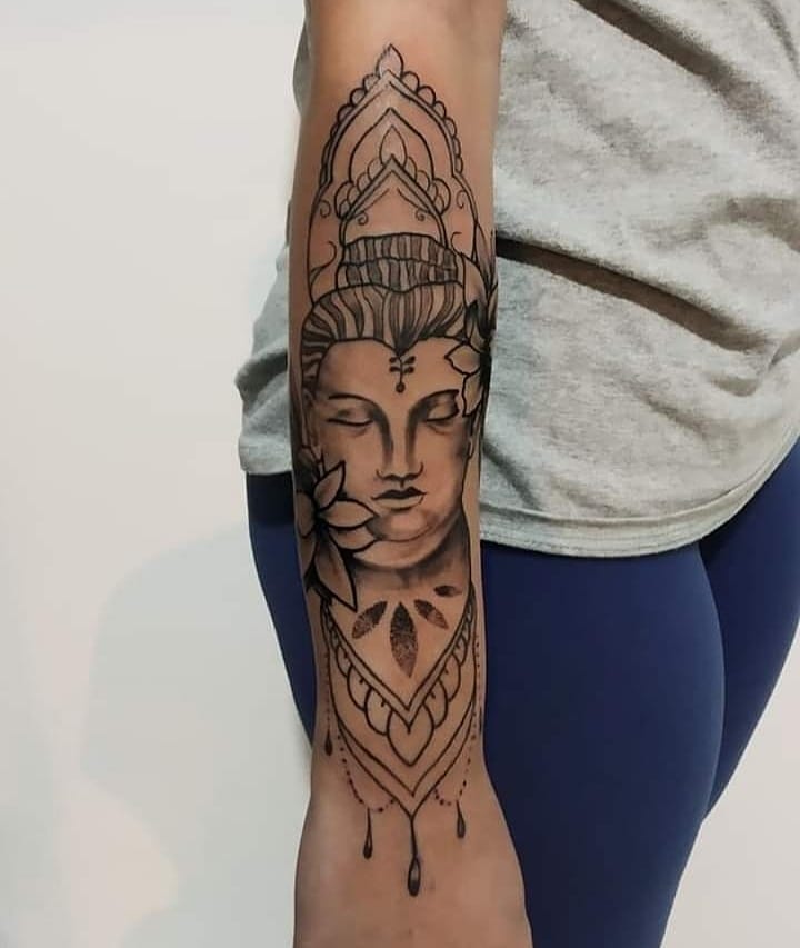 tattoo feminin de bouddha 19