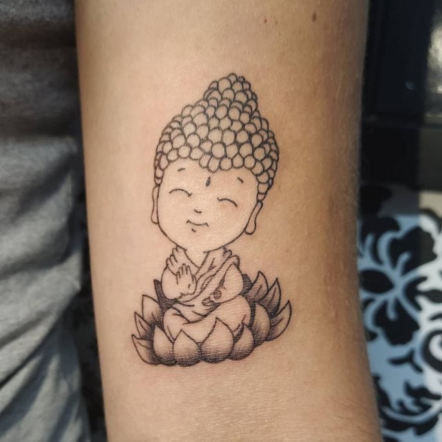 tattoo feminin de bouddha 33