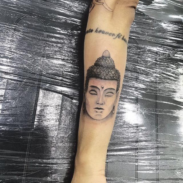 tattoo feminin de bouddha 69