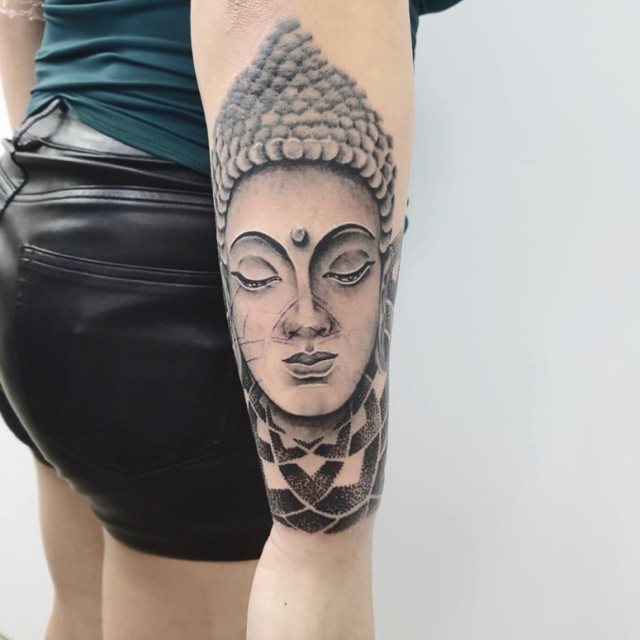 tattoo feminin de bouddha 89