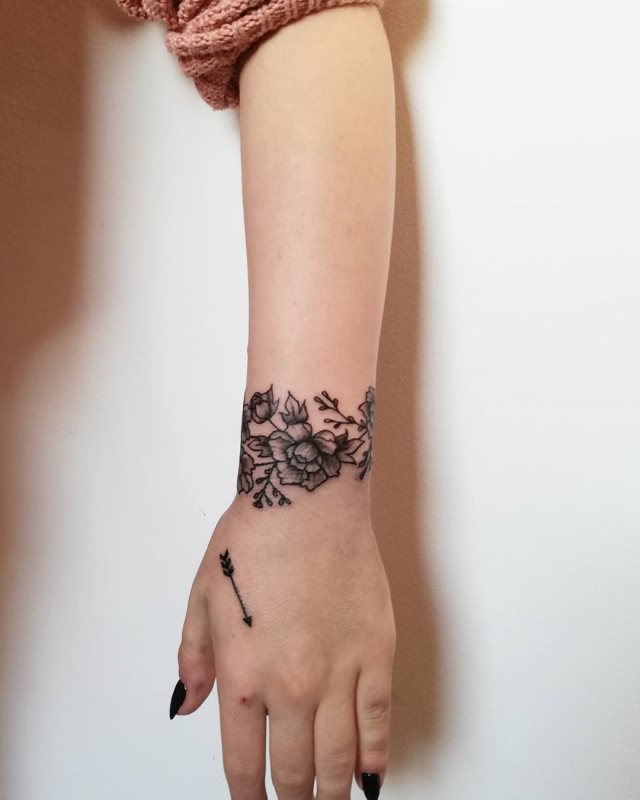tattoo feminin de bracelet 03