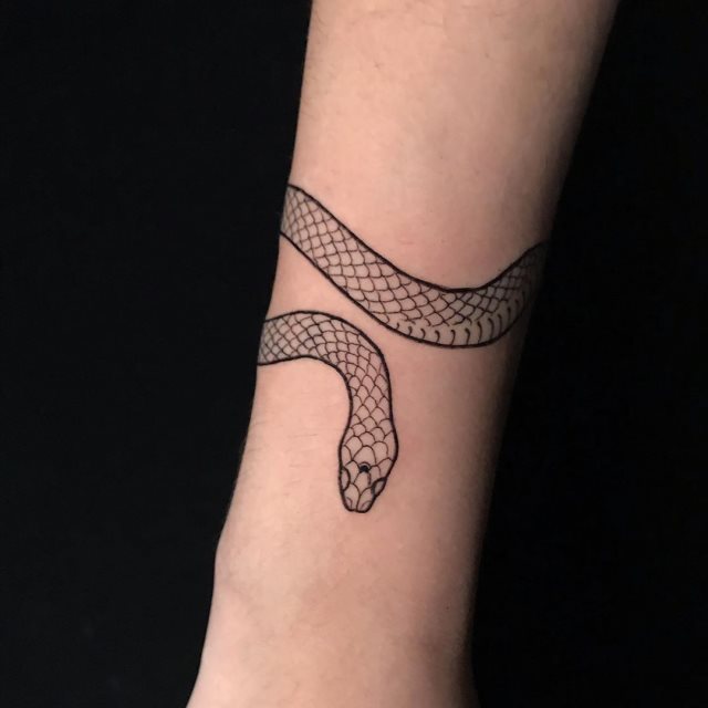 tattoo feminin de bracelet 34