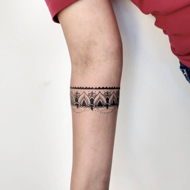 tattoo feminin de bracelet 39