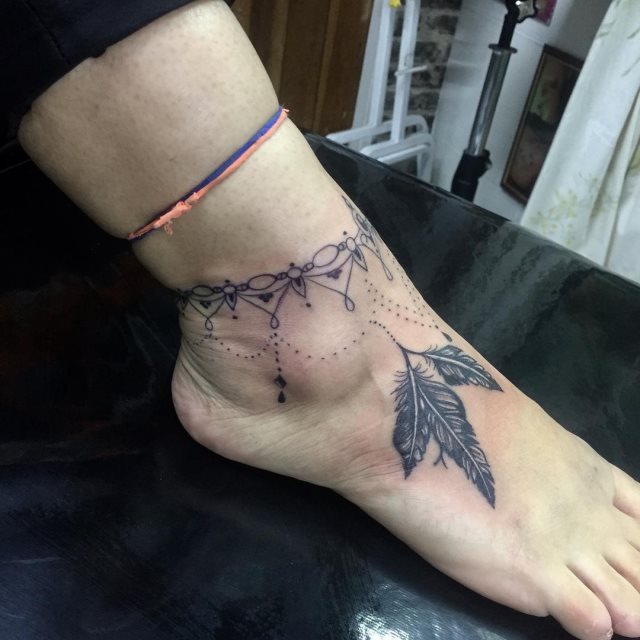 tattoo feminin de bracelet de cheville 14