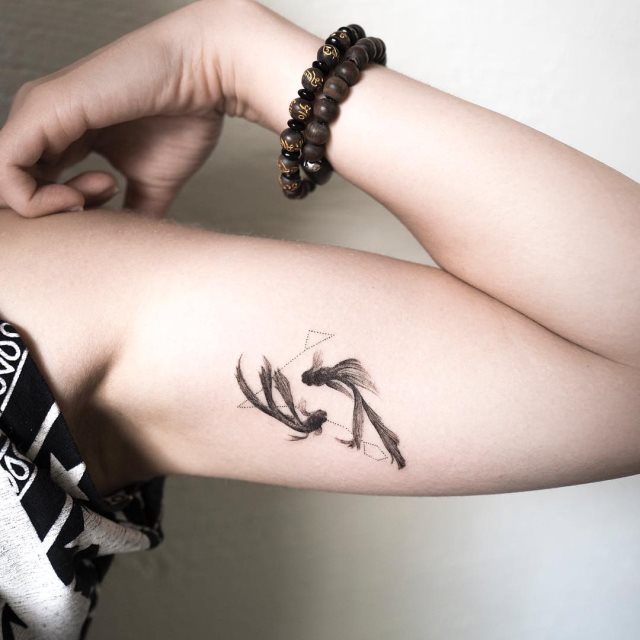 tattoo feminin de carpe 29