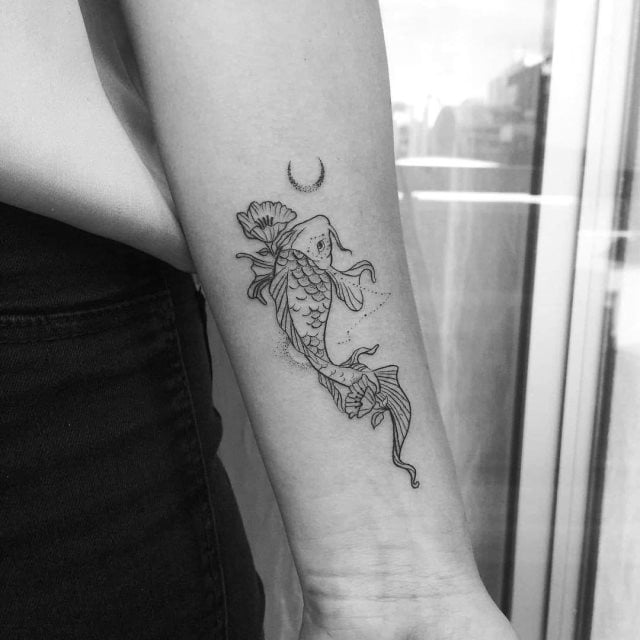 tattoo feminin de carpe 50