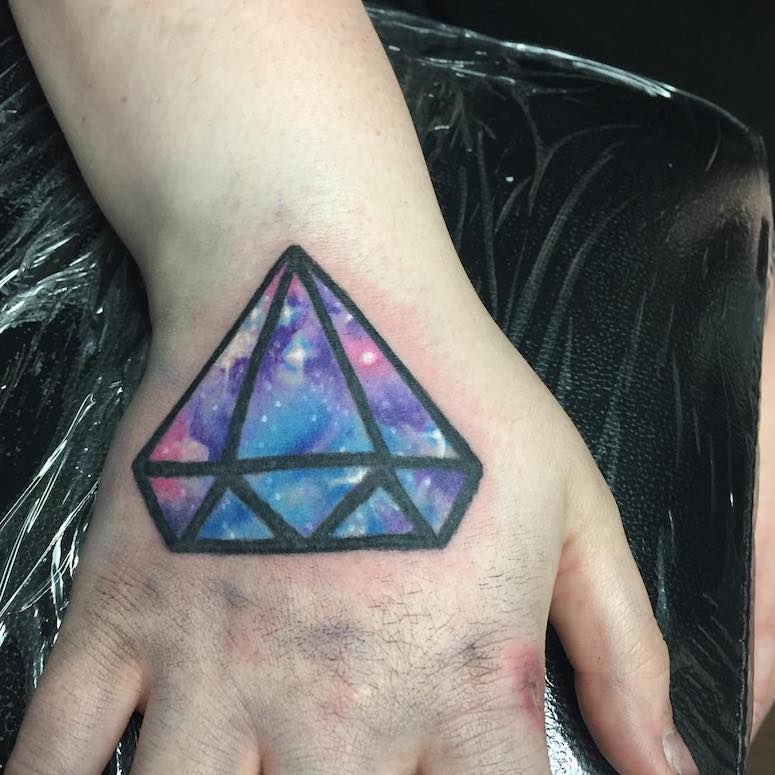 tattoo feminin de diamant 07