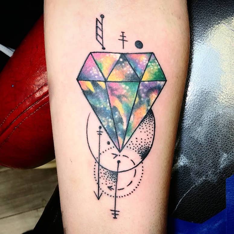 tattoo feminin de diamant 16