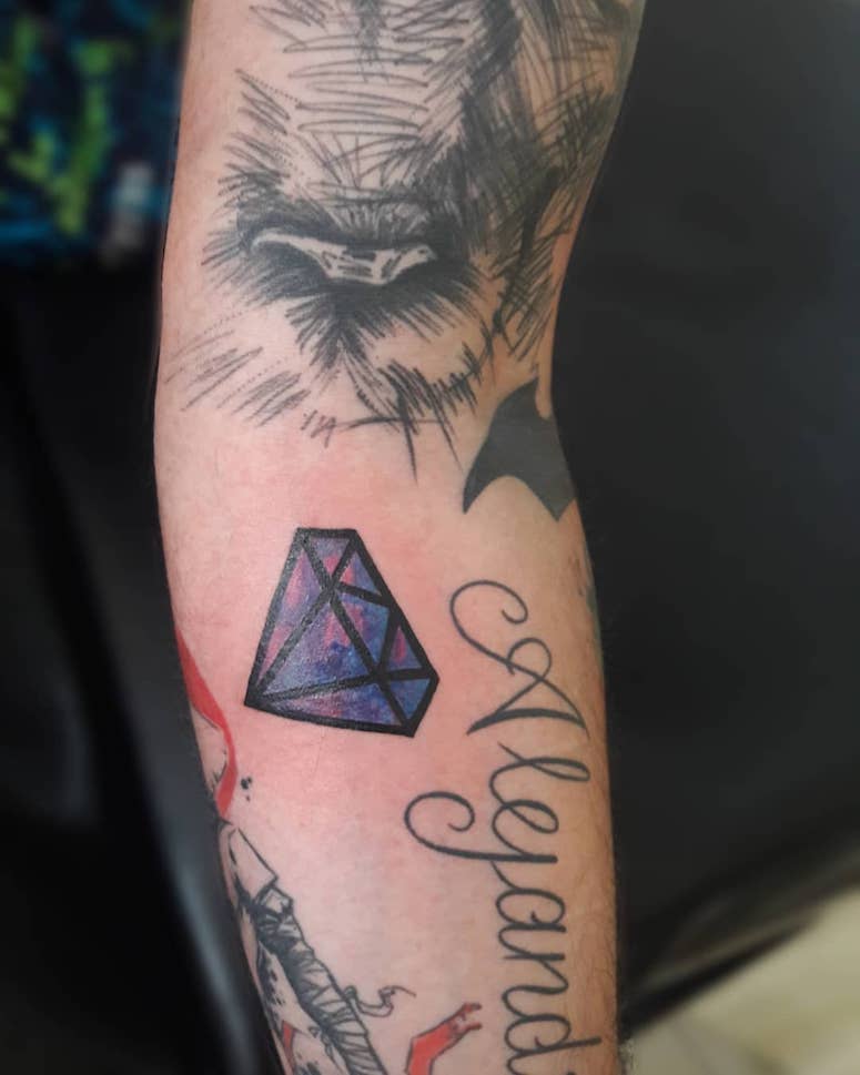 tattoo feminin de diamant 33
