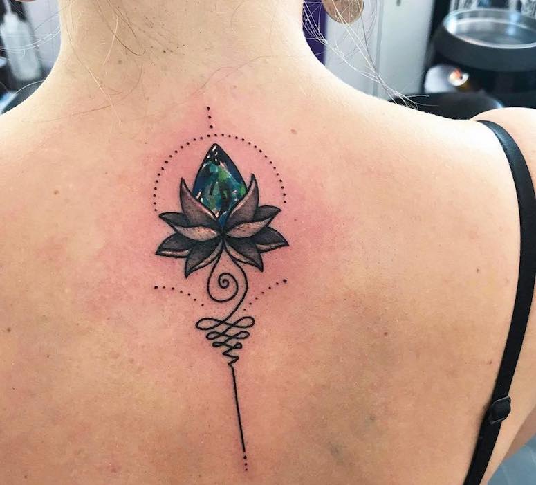 tattoo feminin de diamant 43