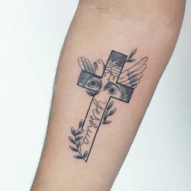 tattoo feminin de jesus christ 15