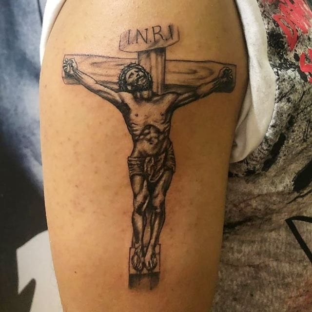 tattoo feminin de jesus christ 37