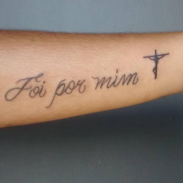 tattoo feminin de jesus christ 39