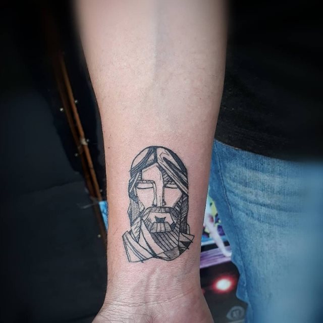 tattoo feminin de jesus christ 46