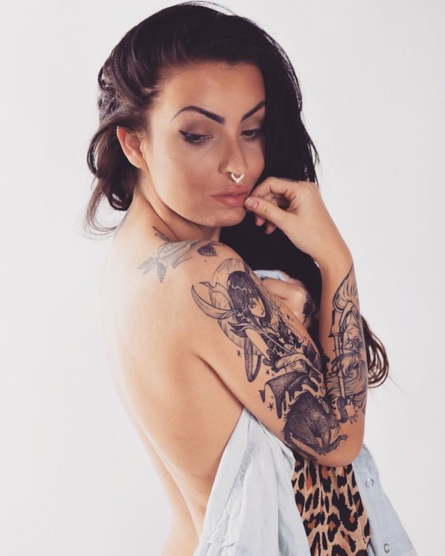 tattoo feminin de manchette 49