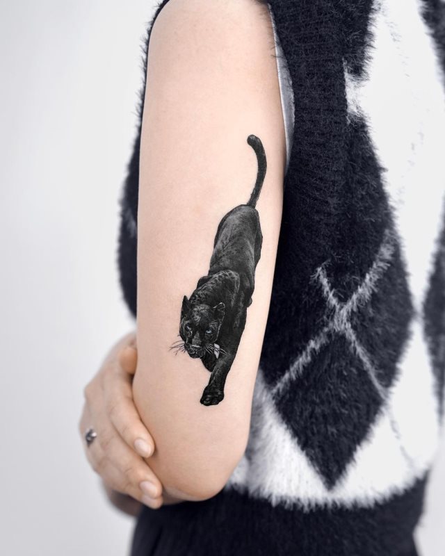 tattoo feminin de panthere 09