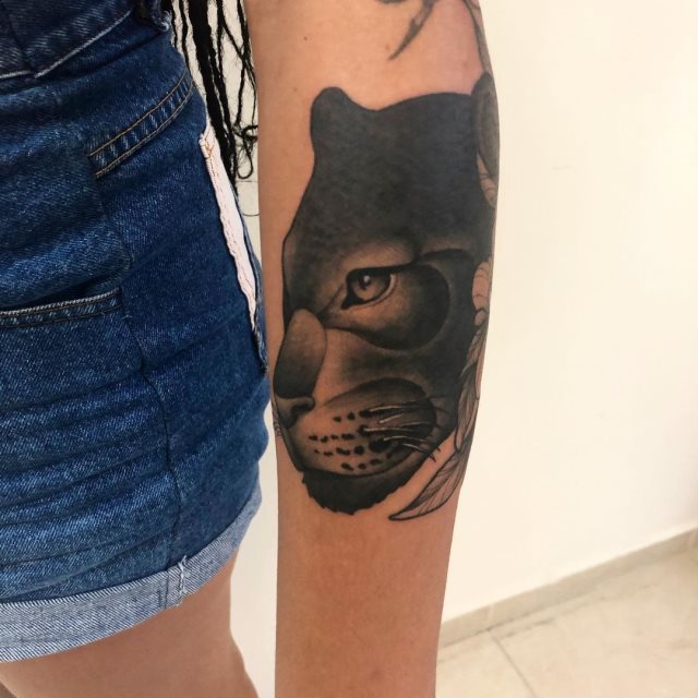 tattoo feminin de panthere 21