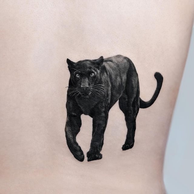tattoo feminin de panthere 34