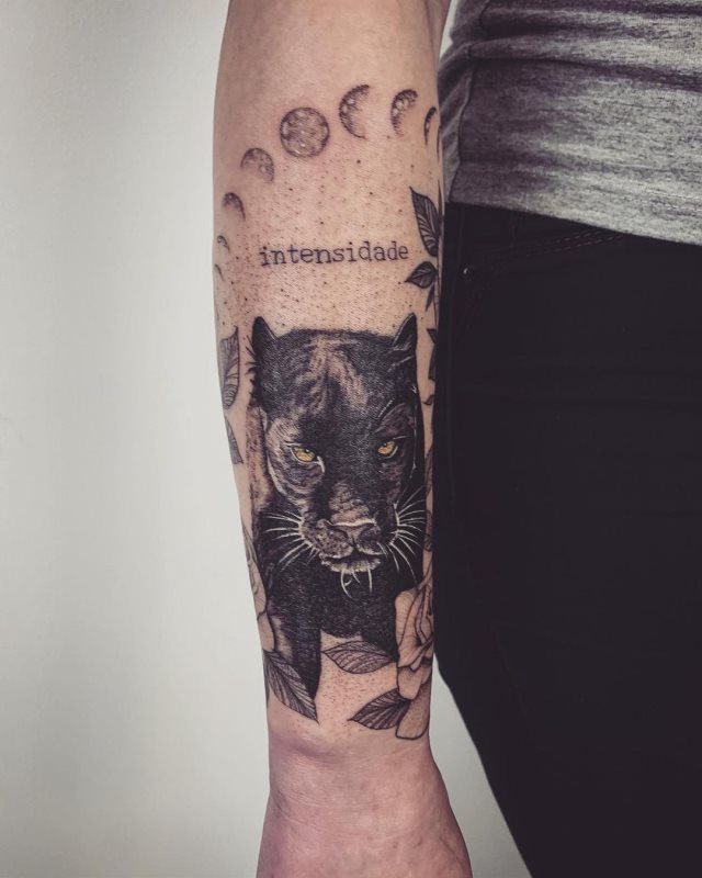 tattoo feminin de panthere 36