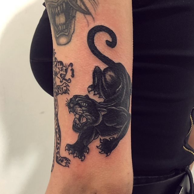 tattoo feminin de panthere 49