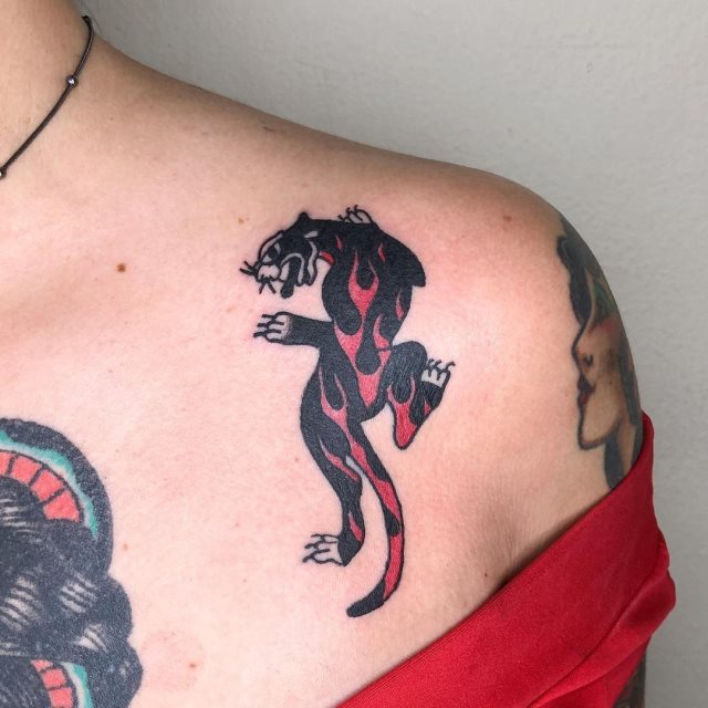tattoo feminin de panthere 64