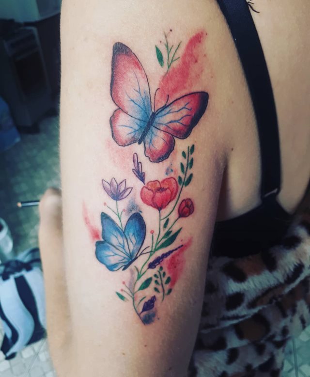 tattoo feminin de papillon 113