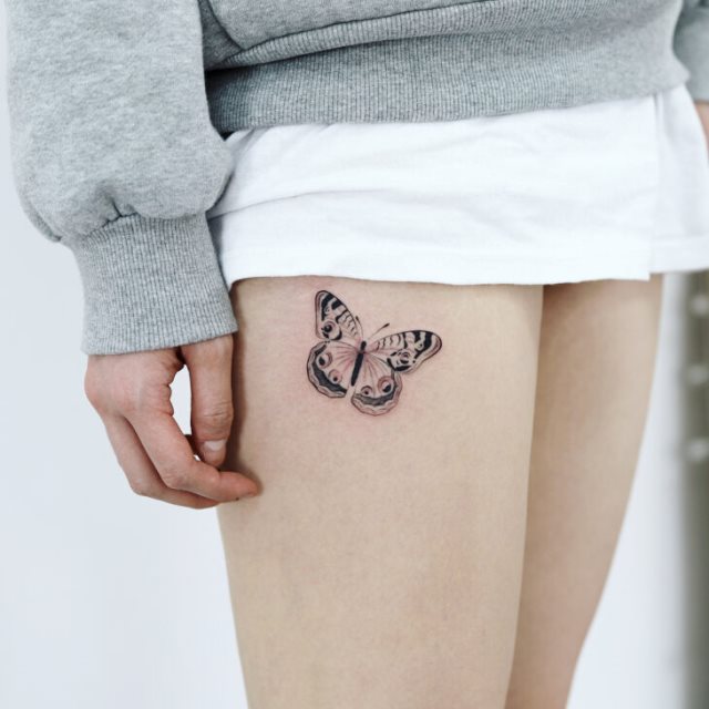 tattoo feminin de papillon 117