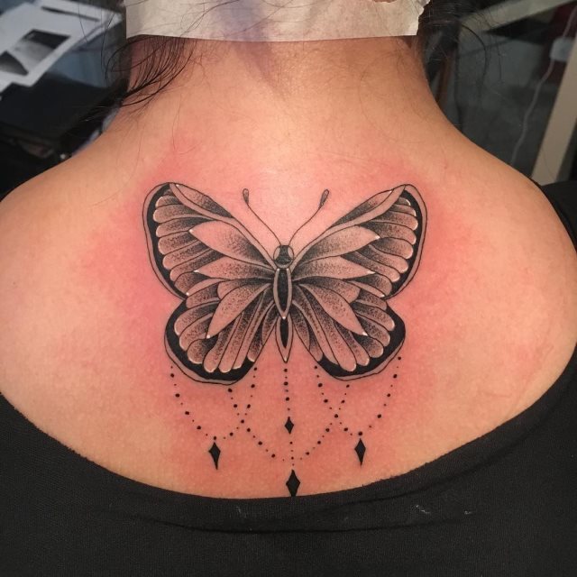 tattoo feminin de papillon 33