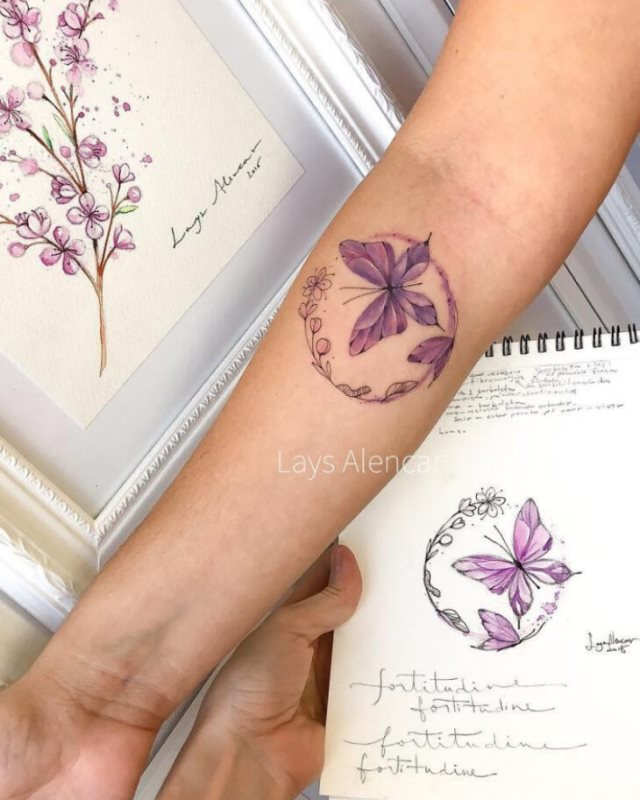 tattoo feminin de papillon 81