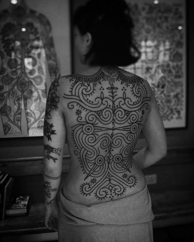 tattoo feminin de tribal 18