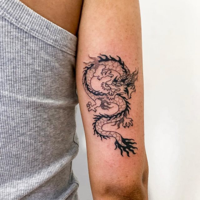 tattoo feminin dragon 01