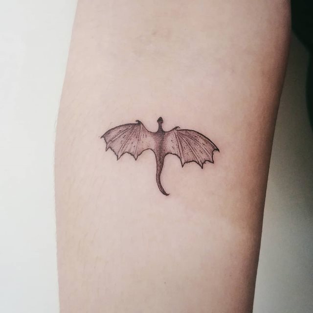 tattoo feminin dragon 10