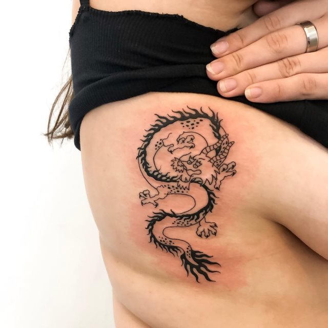 tattoo feminin dragon 23