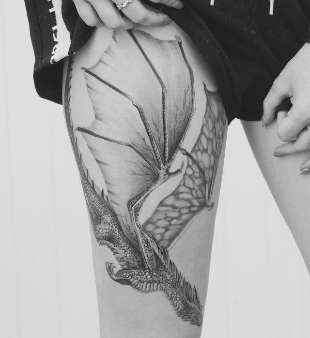 tattoo feminin dragon 24