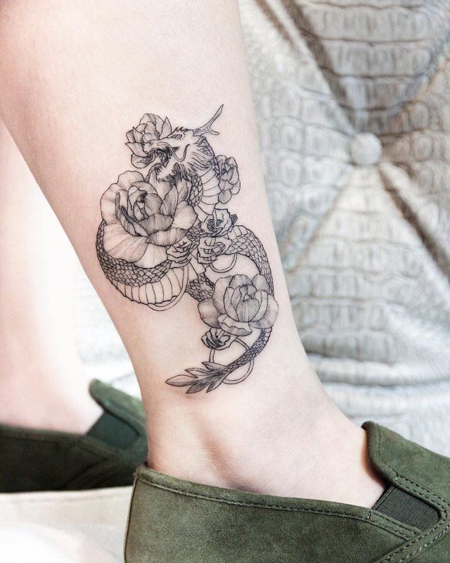 tattoo feminin dragon 29