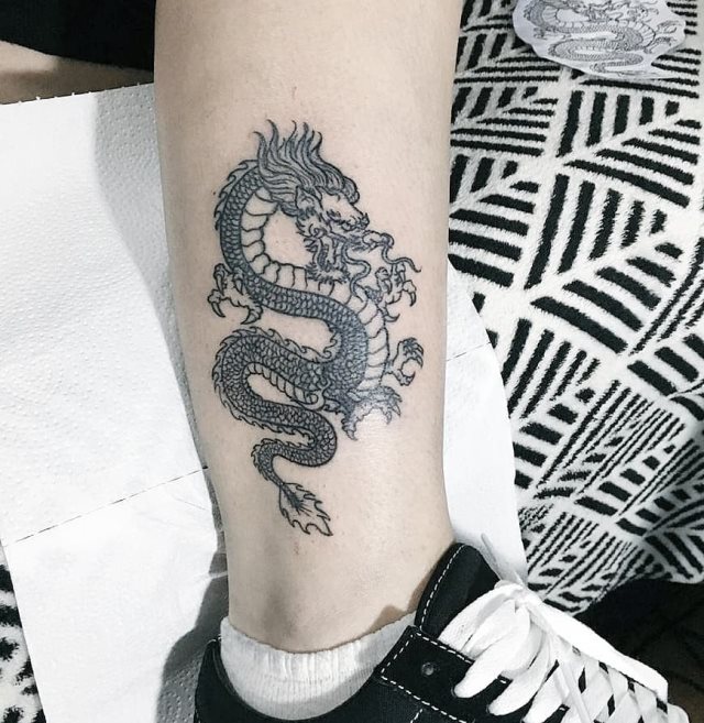 tattoo feminin dragon 36