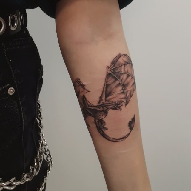 tattoo feminin dragon 40