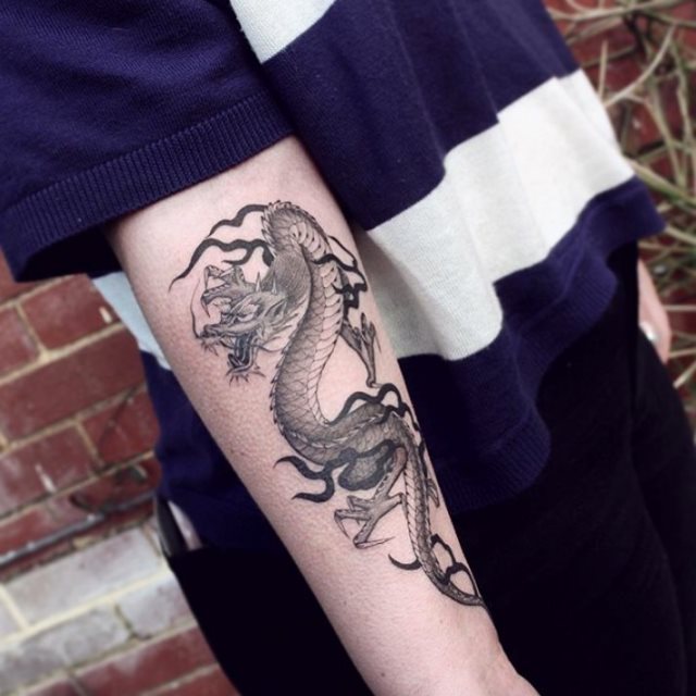 tattoo feminin dragon 42