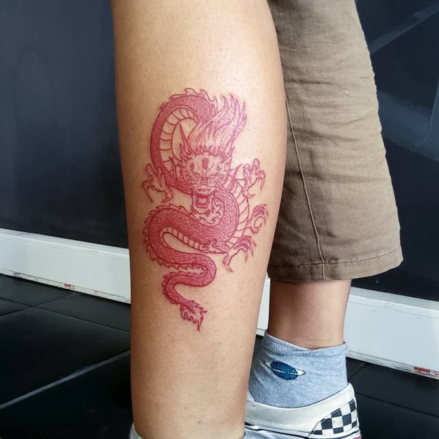 tattoo feminin dragon 48