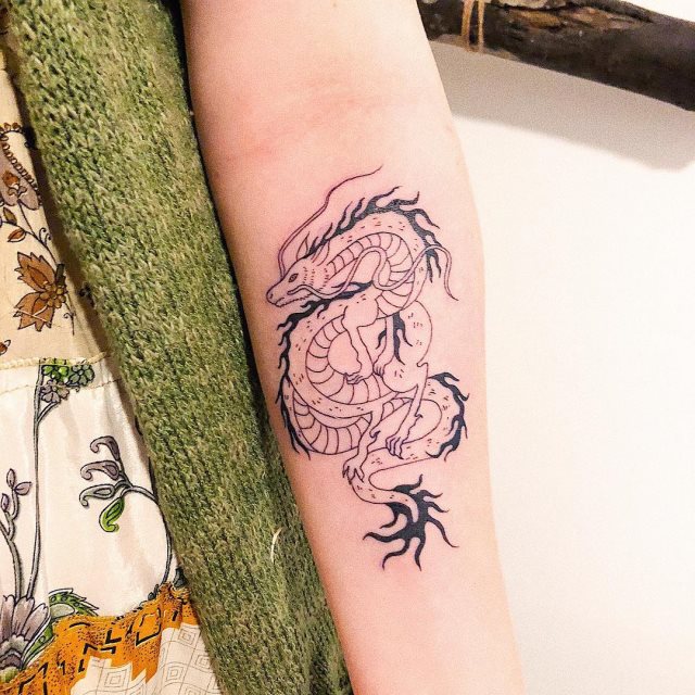tattoo feminin dragon 55