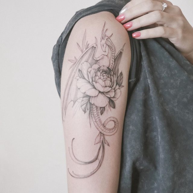 tattoo feminin dragon 57